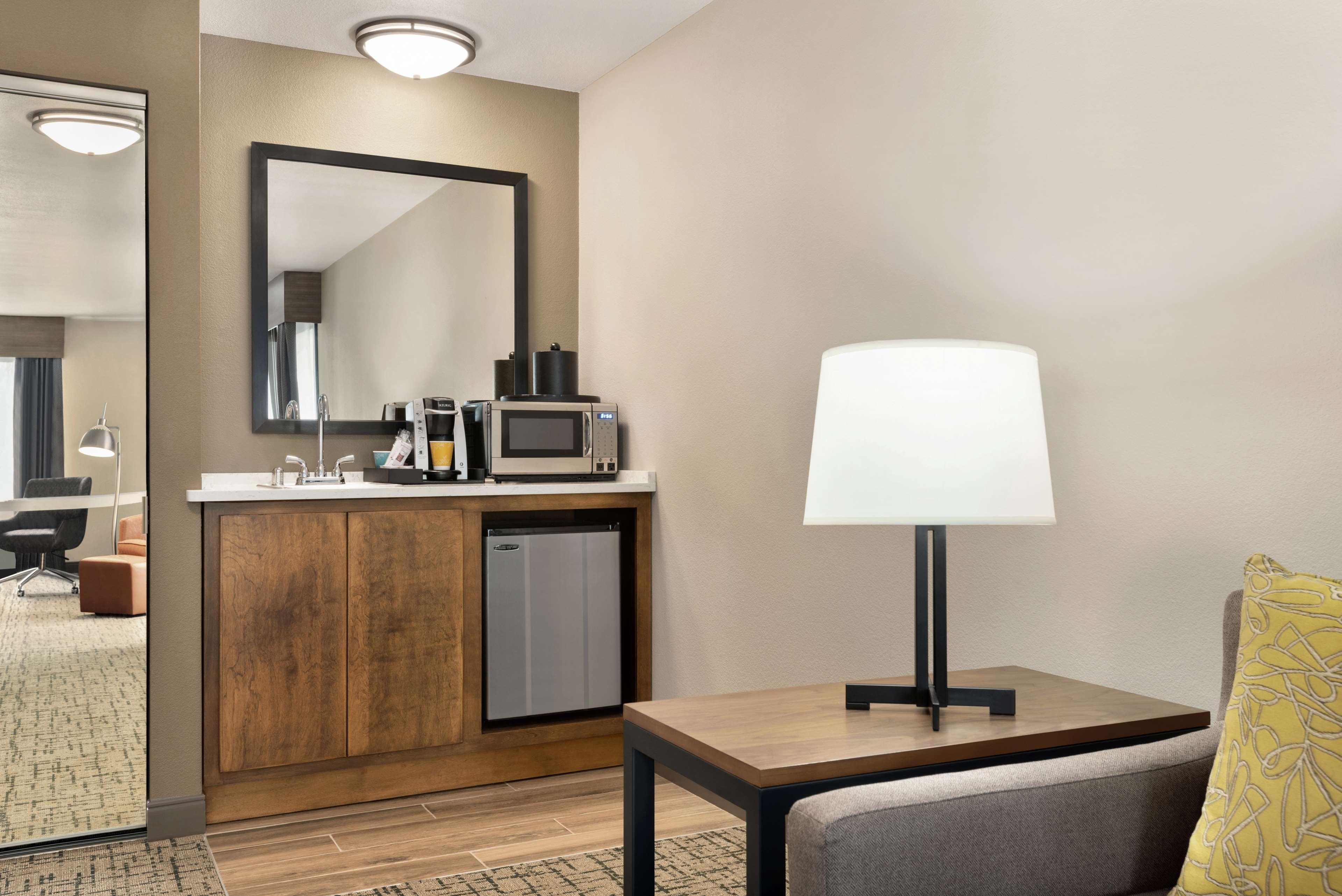 Hilton Garden Inn Dubuque Downtown Exterior foto